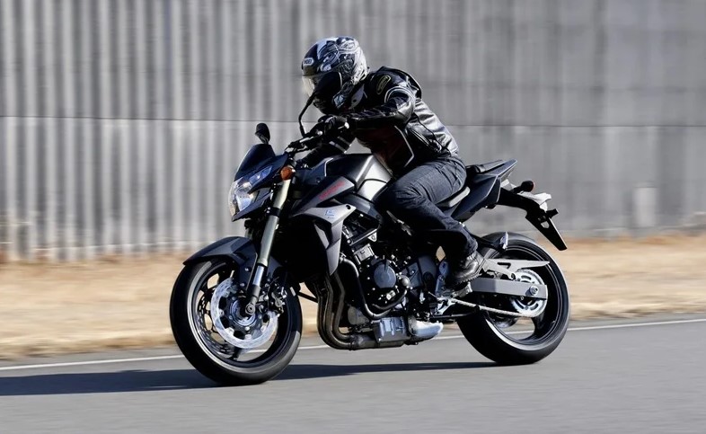 Suzuki GSR750A фото Screenshot_2.jpg